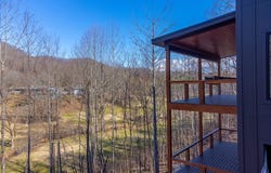 405 Oak Creek Road, Franklin, NC 28734