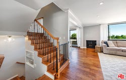 4247 Freedom Dr, Calabasas, CA 91302
