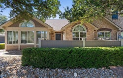 30 Wildwood Dr, Georgetown, TX 78633