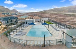 1720 S Viewcrest Dr, Washington, UT 84780