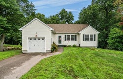 30 FIELDSTONE Way, Westerly, RI 02891
