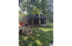 1091 S First, Dugger, IN 47848