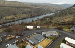 624 STAATS Ave, Maupin, OR 97037
