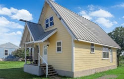 925 Longhollow Rd, Dale, TX 78616