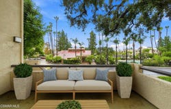 5535 Canoga Avenue, Woodland Hills, CA 91367