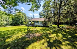 11650 Chestnutdale Road, Chardon, OH 44024