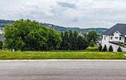1587 Eagle Point Drive, Loudon, TN 37774