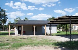 300 E Le Roy Street, Three Rivers, TX 78071