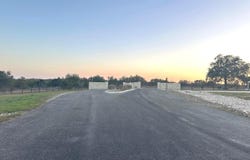 207 Crescent, Hondo, TX 78861