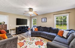 157 BACK RD, SHENANDOAH, VA 22849