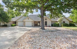 1006 W North Ave, Lampasas, TX 76550