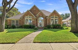 2910 Live Oak Drive, Rowlett, TX 75088