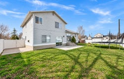 1284 N 900 W, Clinton, UT 84015