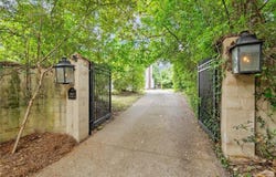 3863 Old Shell Road, Mobile, AL 36608