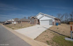 340 E Greystone Square, Webb City, MO 64870