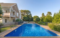 10 PECONIC VIEW CT, Southampton, NY 11968