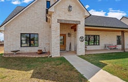 15 Pareya Circle, West, TX 76691