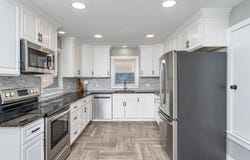 409 HENDREN AVE, STAUNTON, VA 24401
