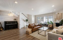 14332 Dickens St, Sherman Oaks, CA 91423