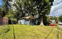 207 SPRINGDALE AVE, BECKLEY, WV 25801