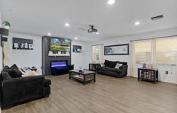 1124 N GRANT Avenue, MOUNT DORA, FL 32757