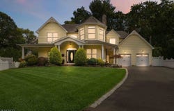 15 Chapel Pl, Wayne Twp., NJ 07470-2701