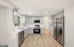 15923 DOLPHIN Drive, MONTCLAIR, VA 22025