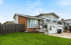 8837 Robin Drive, Des Plaines, IL 60016