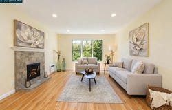 395 Camelback Rd, Pleasant Hill, CA 94523