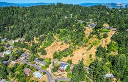 E 38TH AVE, Eugene, OR 97405
