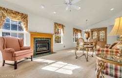21 Round Valley Lane, Lakewood, NJ 08701