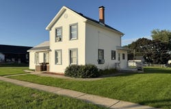 217 W Railroad St, LENA, IL 61048