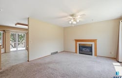 4901 S Shamrock Cir, Sioux Falls, SD 57106