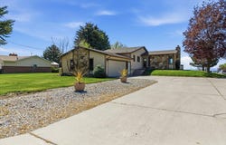 222 E VALLEY Dr, Preston, ID 83263