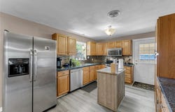 209 E Live Oak St, Burnet, TX 78611
