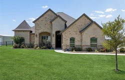 135 Stanford Lane, Springtown, TX 76082