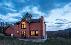 82 Thomas Dr, Leeds, NY 12451