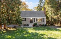 390 North Rd, Bedford, MA 01730