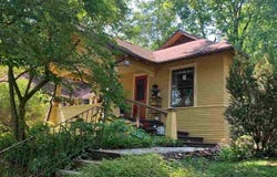 707 Rundell St, IowaCity, IA 52240