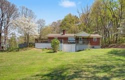 104 Frost Ln, Max Meadows, VA 24360