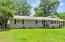 143 Broad St, Gilbertown, AL 36908