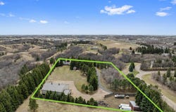 1321 SE 15th St., Minot, ND 58701