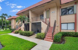 150 Lakeview Dr, Weston, FL 33326