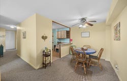 2211 S Stewart Avenue S, Lombard, IL 60148