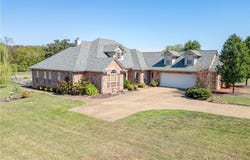 1109 Southfork LN, Bonanza, AR 72916