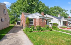 20290 Woodmont Street, Harper Woods, MI 48225
