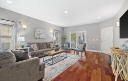 224 E Lloyd St, Milwaukee, WI 53212