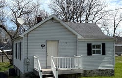 10 Elm Street, Meadowlands, PA 15347