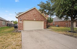 804 W Bend Boulevard, Burleson, TX 76028