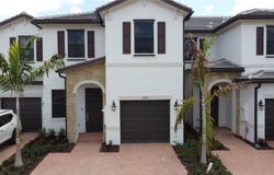 11125 W 33rd Ct, Hialeah, FL 33018